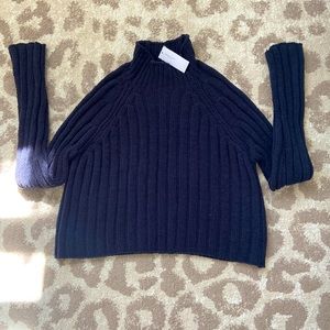 ★ American Eagle Sweater